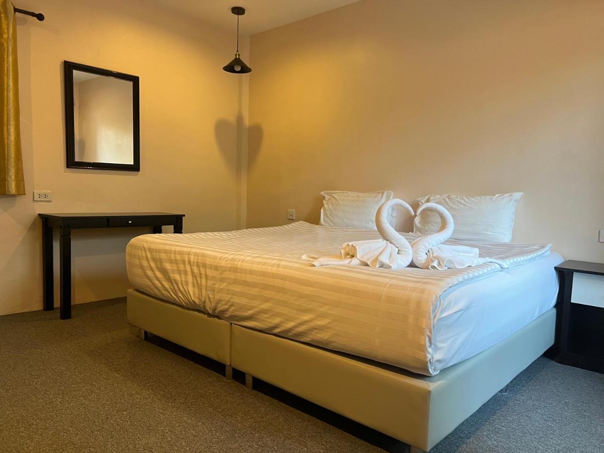 Vivi Hotel Resort Phuket Exterior photo