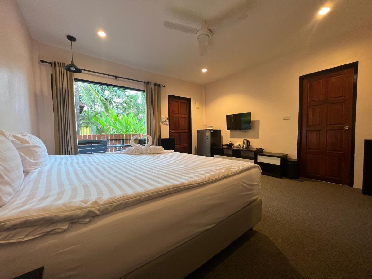 Vivi Hotel Resort Phuket Exterior photo
