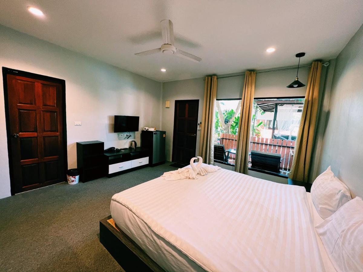 Vivi Hotel Resort Phuket Exterior photo
