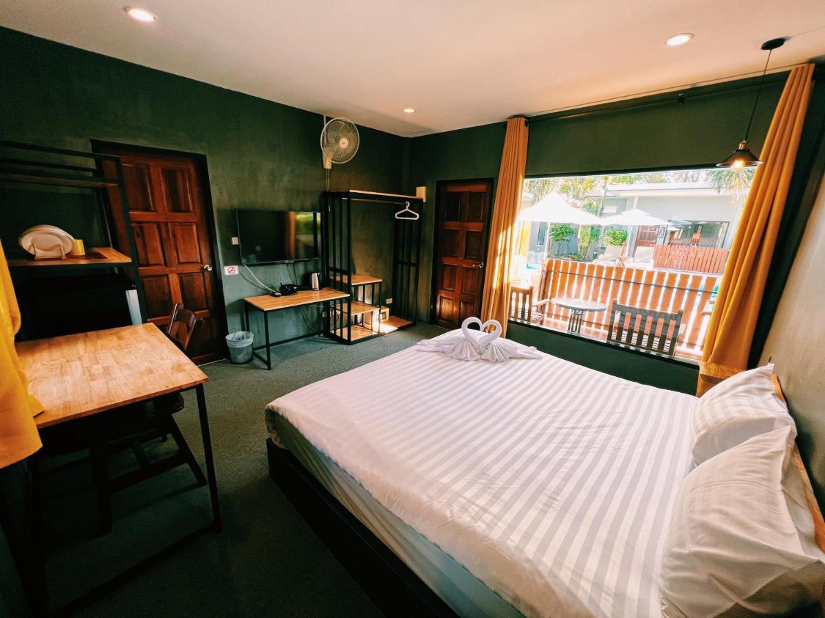 Vivi Hotel Resort Phuket Exterior photo